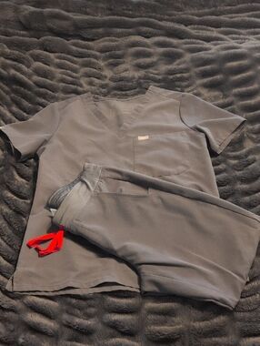 FIGS Gray V-Neck Medical Top